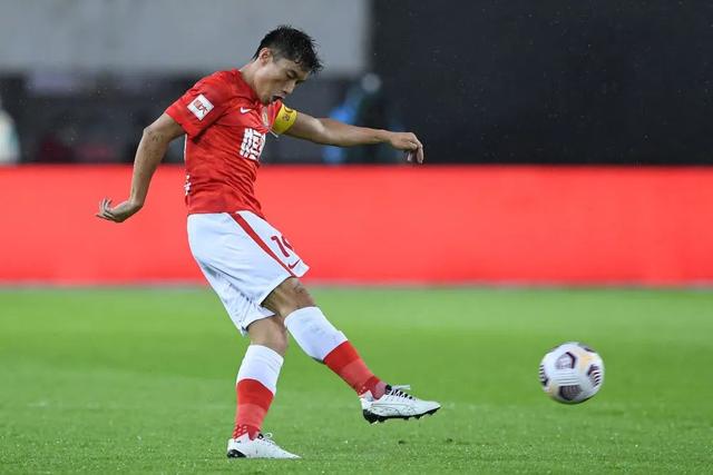 阿森纳以1-0小胜森林，马杜埃凯成决胜者